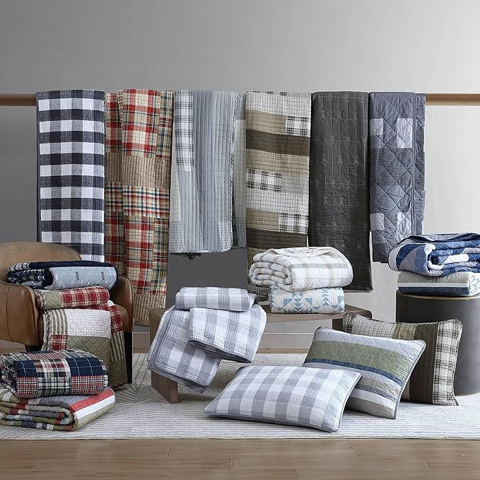 Eddie Bauer - King Quilt Set, Cotton Reversible Bedding with Matching Shams, Luxurious Bedding Set (Madrona Navy/Red, King)