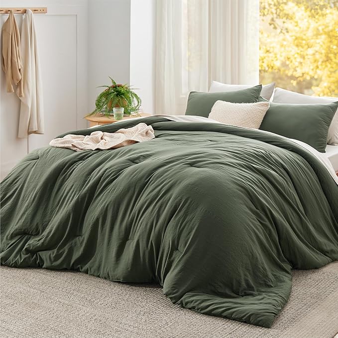 Bedsure Super King Size Comforter Set, Dark Green Soft Prewashed Bedding for All Seasons, 3 Pieces GentleSoft™ Bed Set, 1 Lightweight Comforter (120"x120") and 2 Pillowcases (20"x36")