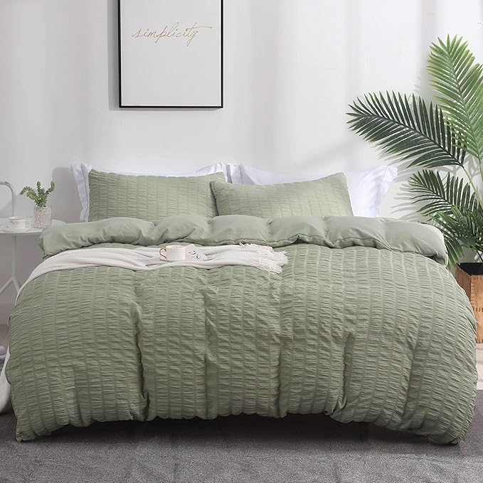 AveLom Green Duvet Cover King(104 x 90 inches), 3 Pieces (1 Duvet Cover, 2 Pillow Cases),Seersucker Tripe Soft Washed Microfiber Textured Duvet Cover Set with Zipper Closure, Corner Ties