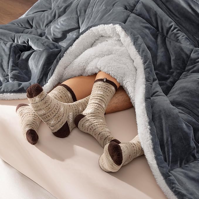 UGG Blissful Full/Queen Comforter Set with 2 Pillow Shams Reversible White Comforter Plush Fluffy Warm Bed Set Premium Down Alternative Bedding for College Dorm Essentials, Full/Queen, Blue Imperial