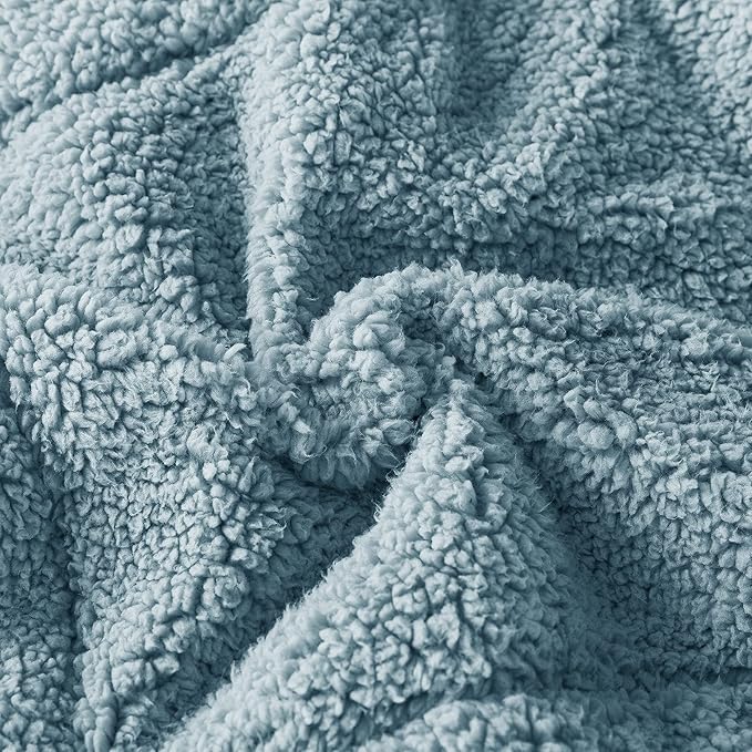 KASENTEX Super Ultra Soft Luxury Plush Sherpa Comforter Queen Size, Cozy Reversible Faux Fur Machine Washable Bedding, Cloud Blue