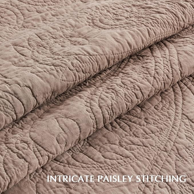 EVERGRACE 100% Cotton Paisley Quilt Set, Queen Size 3 Piece Set – Prewashed Lightweight Bedspread with 2 Shams, Soft & Breathable Matelasse Coverlet for All-Season Comfort, Dusty Brick