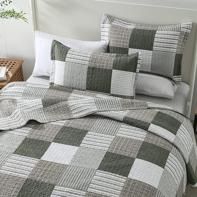 KALOOLA Plaid King Quilt Set, 100% Cotton Green Beige King Bedding Set 3 Pieces, Farmhouse Lightweight Bedspread Coverlet for All Seasons, 1 Quilt 2 Pillowshams