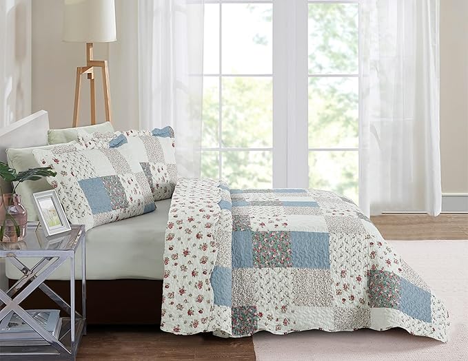 Brilliant Sunshine Pink Rose with Small Blue Check Patchwork, 3-Piece Quilt Set with 2 Shams, Reversible Bedspread, Soft Lightweight Coverlet, All-Season, King, Pink Blue