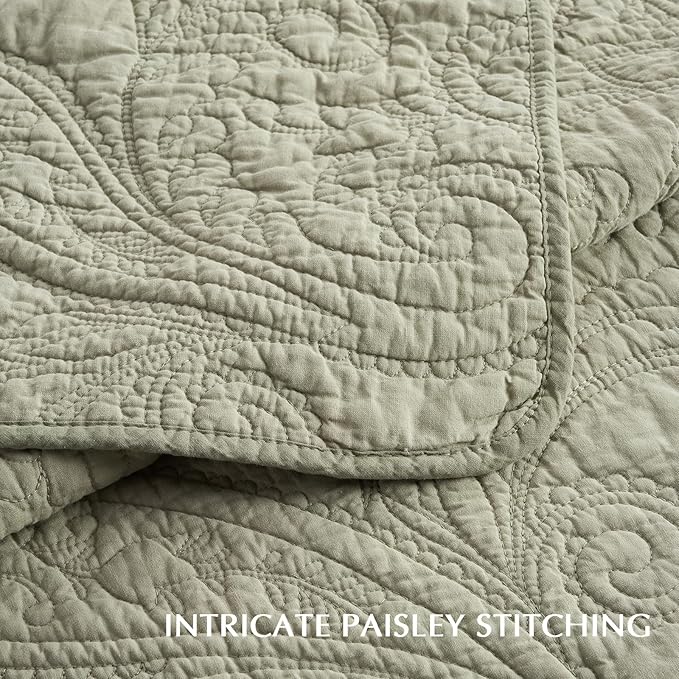 EVERGRACE 100% Cotton Paisley Quilt Set, Queen Size 3 Piece Set – Prewashed Lightweight Bedspread with 2 Shams, Soft & Breathable Matelasse Coverlet for All-Season Comfort, Light Sage Green