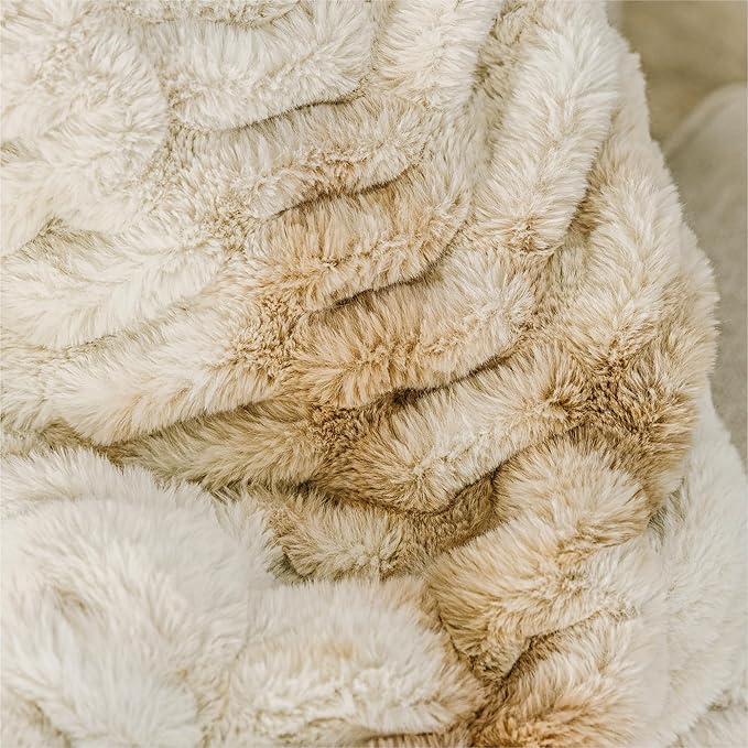 Minky Designs Crème Brulee Minky Blanket – Ultra Soft Faux Fur Throw Blanket for Couch, Bed & Home – Fluffy, Warm & Luxurious – Chic Collection (Large, 60x72)