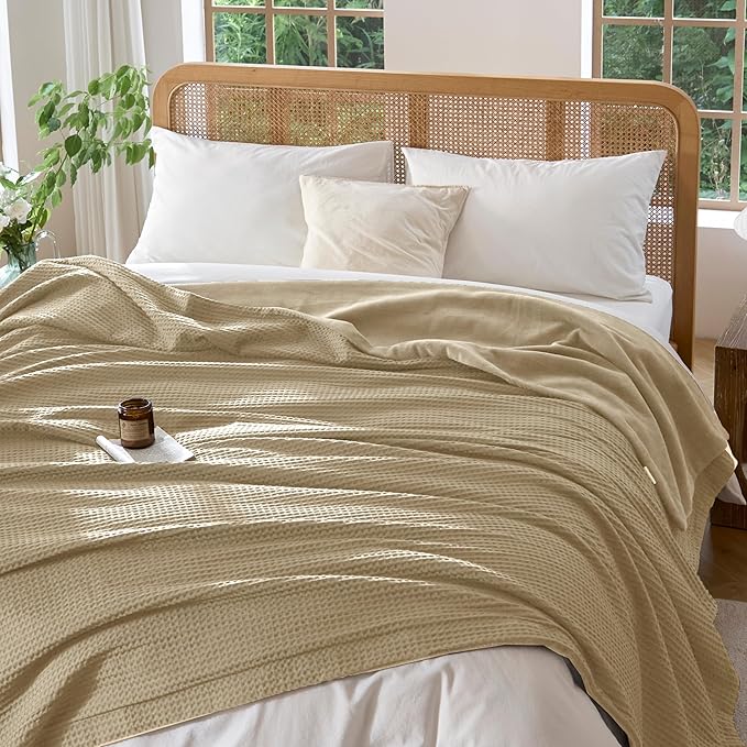 CHUFFED Cotton Waffle Blanket King Size - Plush Milk Velvet & Reversible Waffle Weave,Anti-Static 300Gsm Design，Thick Cozy Soft Winter Blanket for Bed, Couch, Sofa - Khaki, 104x90 Inches