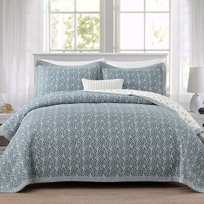 Quilt Set Queen Size - 100% Cotton Blue and White Quilt, Floral Reversible Bedspread Bedding Set, Lightweight Botanical Pattern Coverlet with 2 Pillow Shams, 3-Piece All Season, 90x98