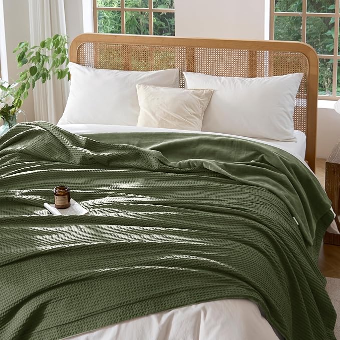 CHUFFED Cotton Waffle Blanket King Size-Plush Milk Velvet & Reversible Waffle Weave,Anti-Static 300Gsm Design，Thick Cozy Soft Winter Blanket for Bed, Couch, Sofa - Olive Green, 104x90 Inches