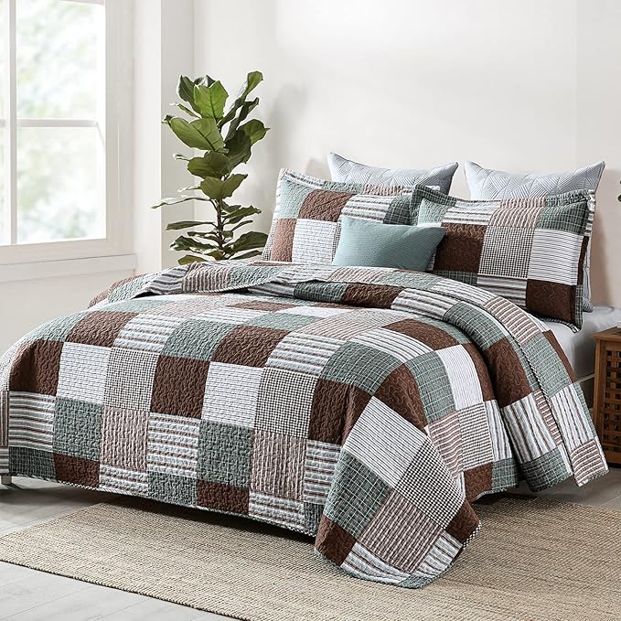 KALOOLA Plaid Queen Size Quilt Set, 100% Cotton Lightweight Quilted Bedspread with 2 Pillowshams for Queen Bed, Farmhouse Printed Bedding Set Coverlet for All Season, 3 Pieces, Brown/Green