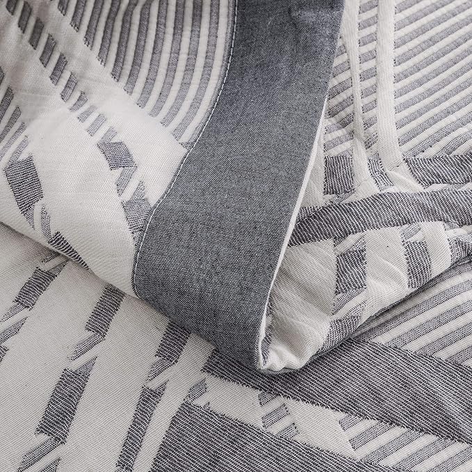 NTBAY 3 Layers Cotton Muslin 106x92 King Bed Blanket, Super Soft Breathable Thermal Yarn Dyed Quilt for Adults, Perfect Lightweight Blanket for Couch Sofa Bed All Seasons, Grey Wave