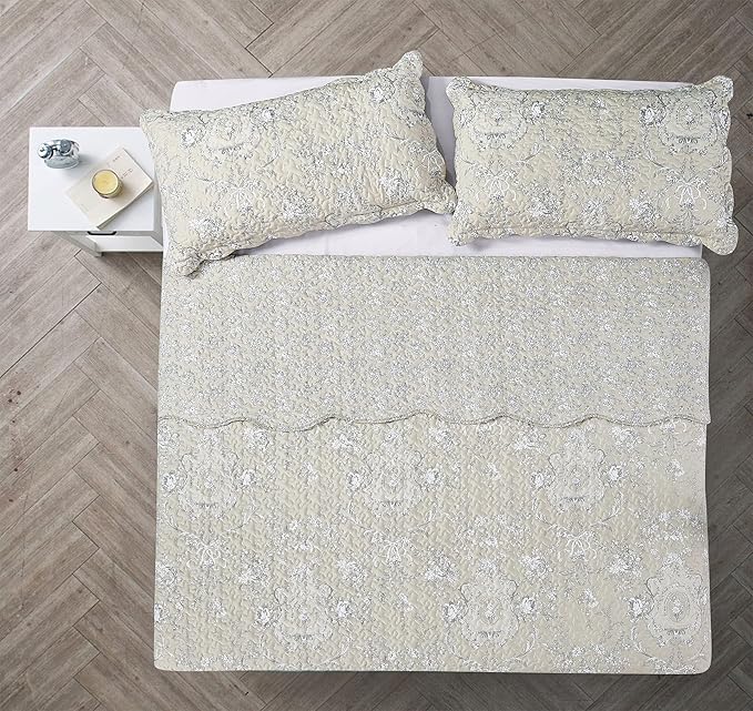 Brilliant Sunshine Classic Grey Floral Toile in Beige Background, 3-Piece Quilt Set with 2 Shams, Reversible Bedspread, Soft Lightweight Coverlet, All-Season, King, Beige