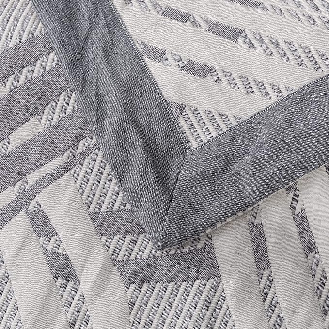 NTBAY 3 Layers Cotton Muslin 106x92 King Bed Blanket, Super Soft Breathable Thermal Yarn Dyed Quilt for Adults, Perfect Lightweight Blanket for Couch Sofa Bed All Seasons, Grey Wave
